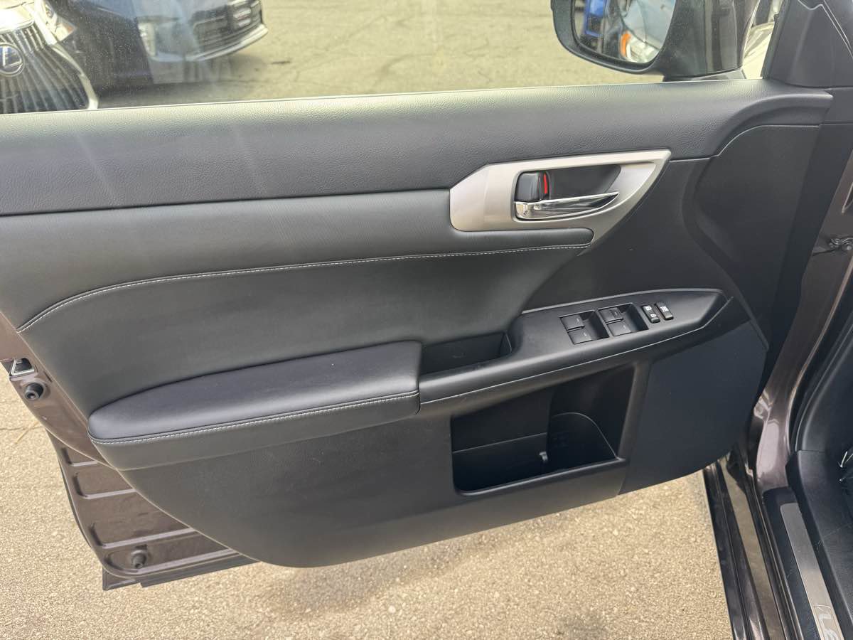 Used 2016 Lexus CT 200h w/ Accessory Package image 14