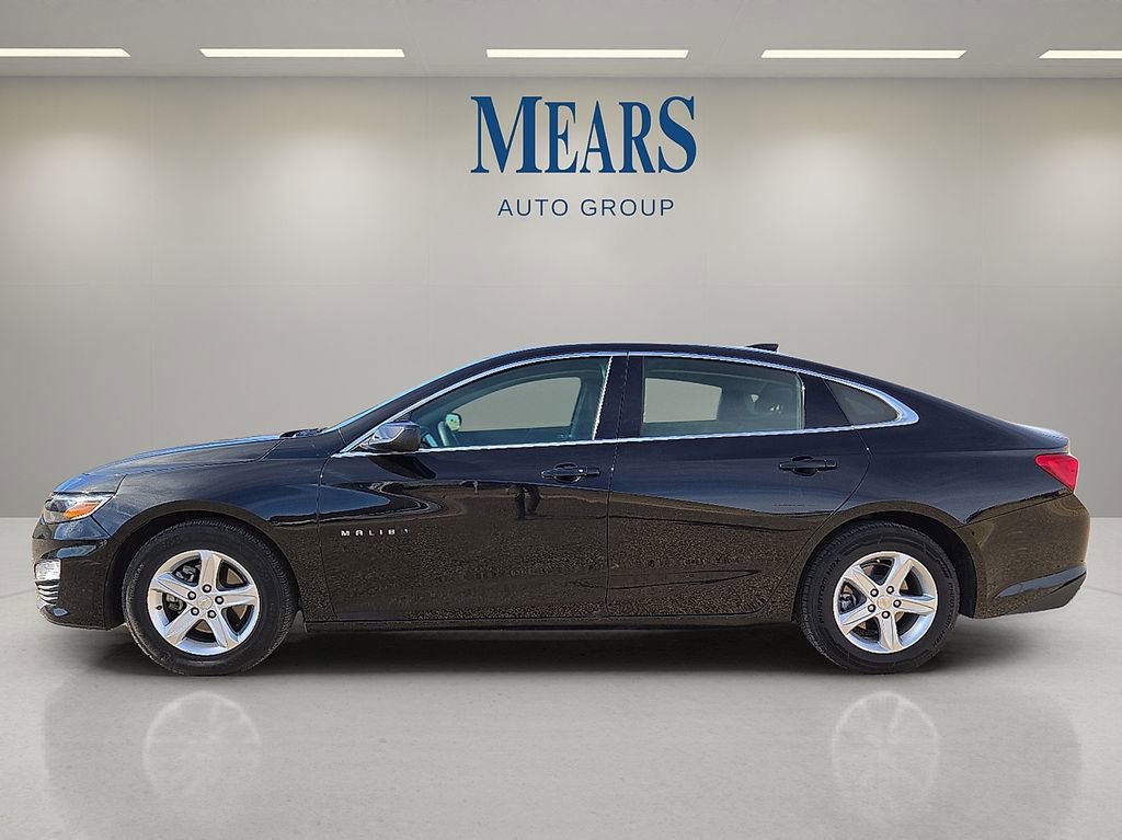 Used 2023 Chevrolet Malibu LT image 2