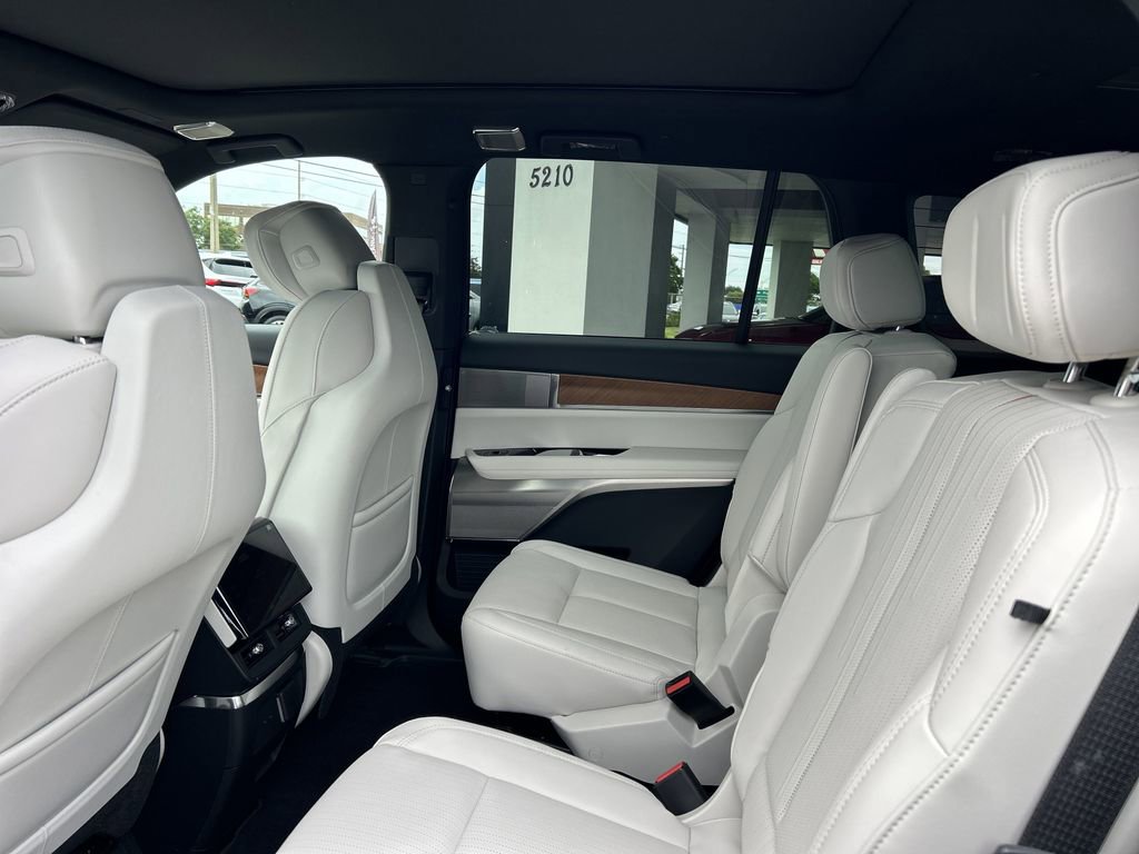 New 2026 Cadillac Vistiq Sport image 17