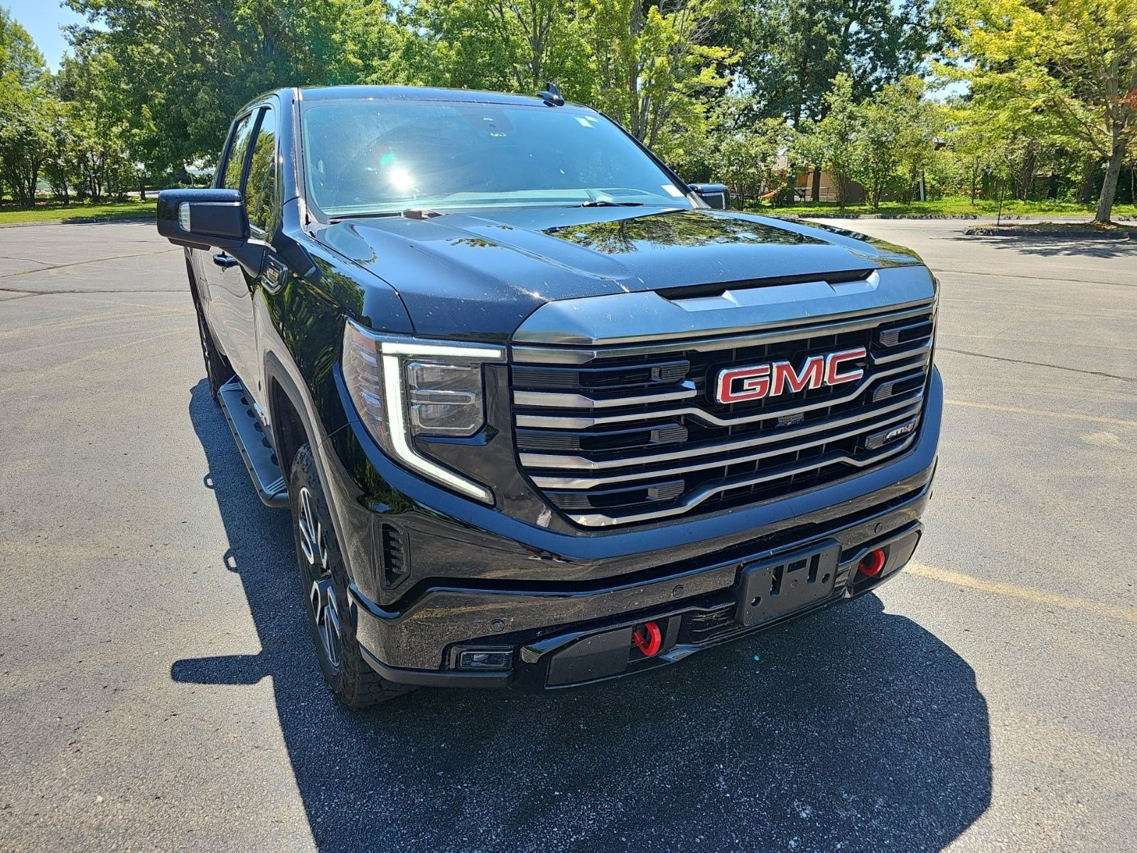Used 2024 GMC Sierra 1500 AT4 w/ Technology Package AWD/4WD image 8