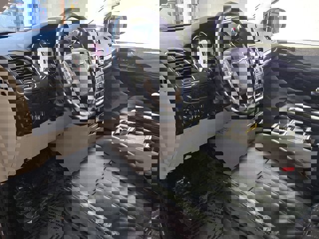 Used 2015 Chrysler Town & Country Touring w/ Driver Convenience Group image 20