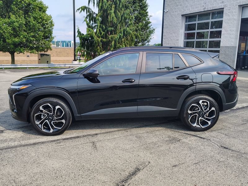 Certified 2024 Chevrolet Trax RS FWD image 10