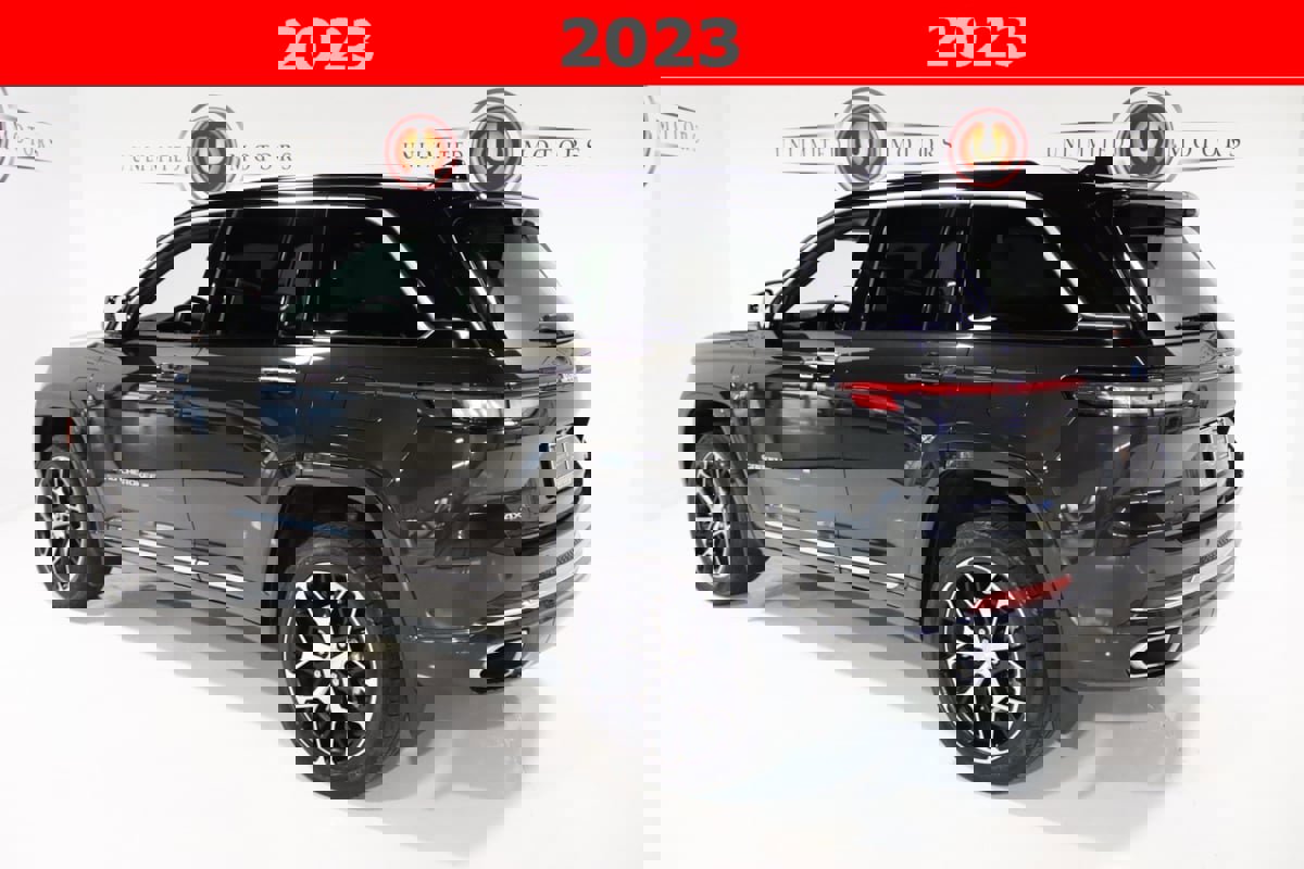 Used 2023 Jeep Grand Cherokee Summit image 3