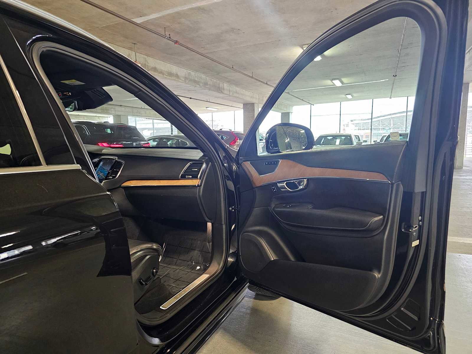 Used 2016 Volvo XC90 T6 Inscription w/ Vision Package AWD/4WD image 34