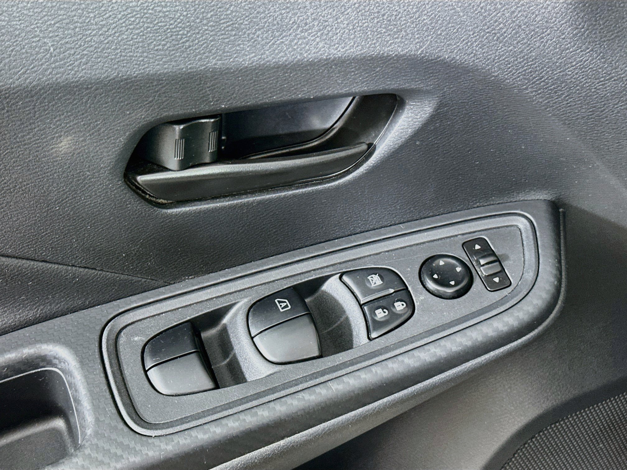 Used 2025 Nissan Versa S w/ Trunk Package FWD image 15