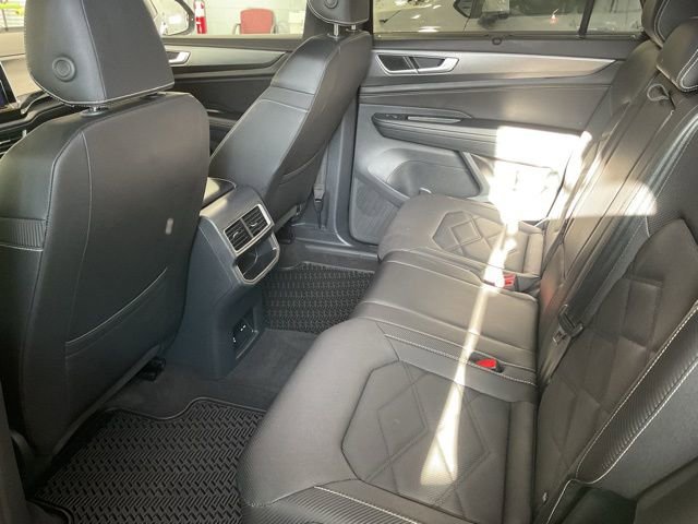 Used 2025 Volkswagen Atlas Cross Sport SE image 18