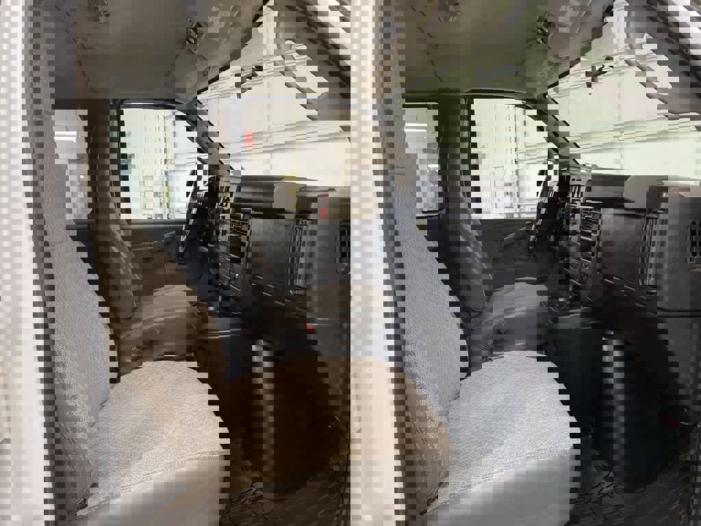 Used 2017 Chevrolet Express 2500 LT w/ LT Preferred Equipment Group image 17