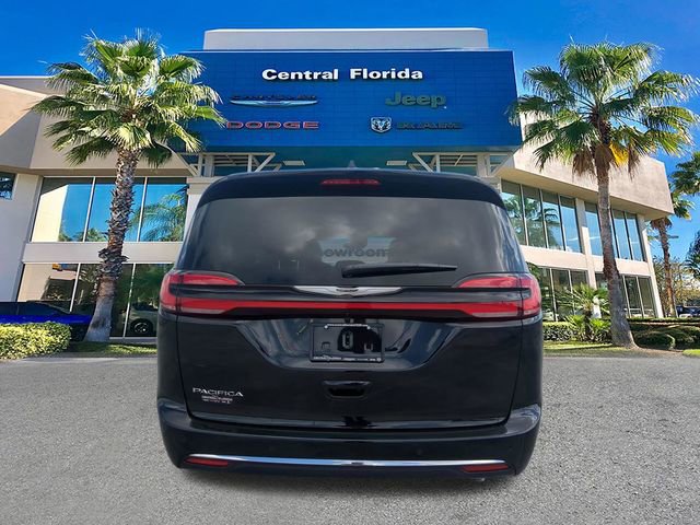 New 2026 Chrysler Pacifica Select image 6
