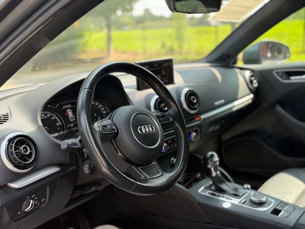 Used 2016 Audi A3 e-tron Premium w/ 17" Wheel Package FWD image 10