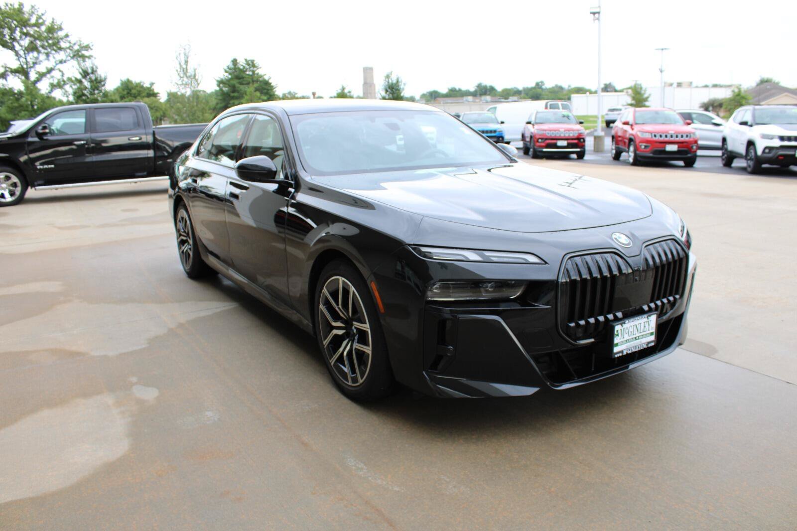 Used 2024 BMW 740i xDrive AWD/4WD image 4