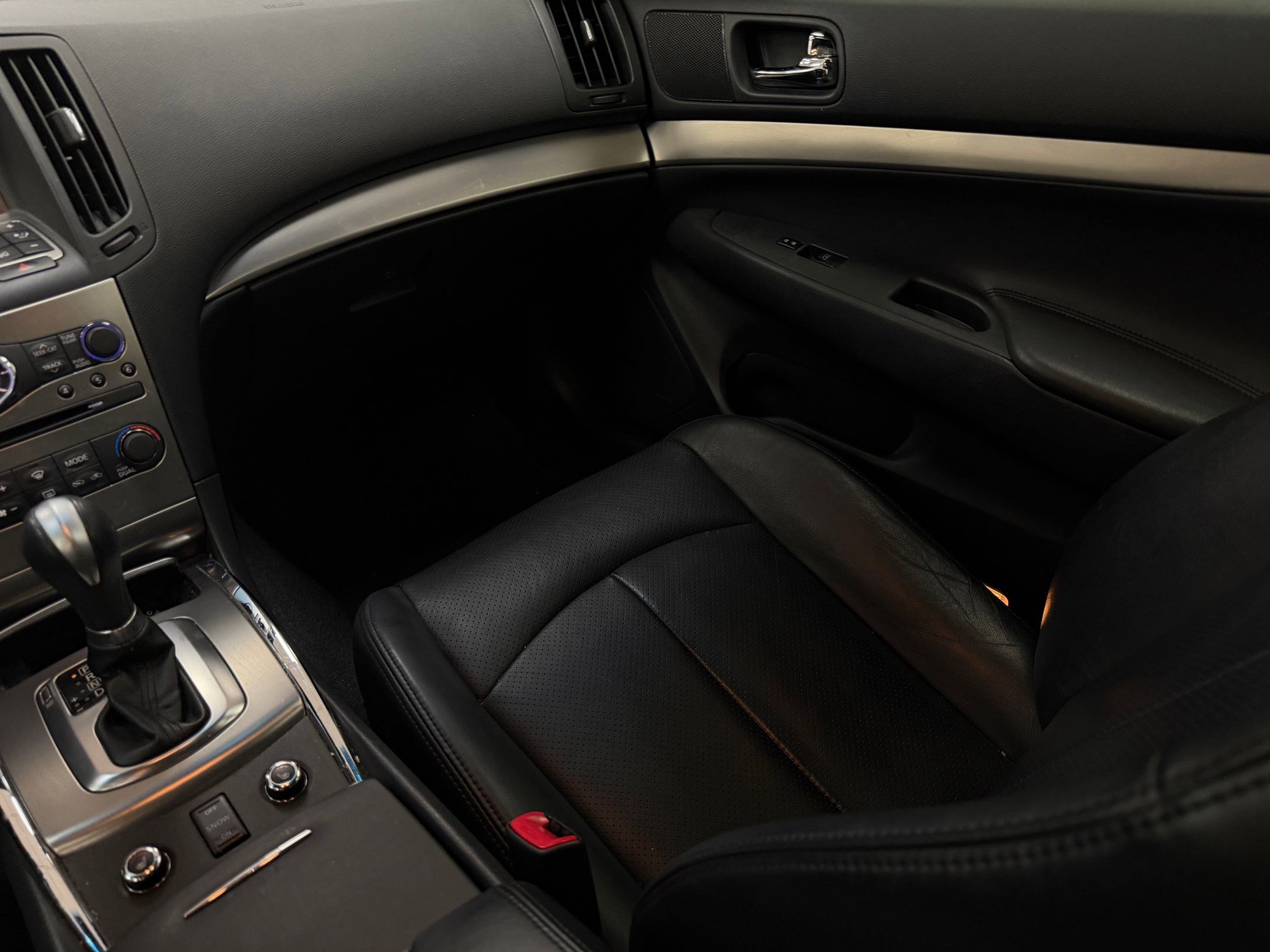 Used 2013 INFINITI G37 x w/ Premium Pkg image 25