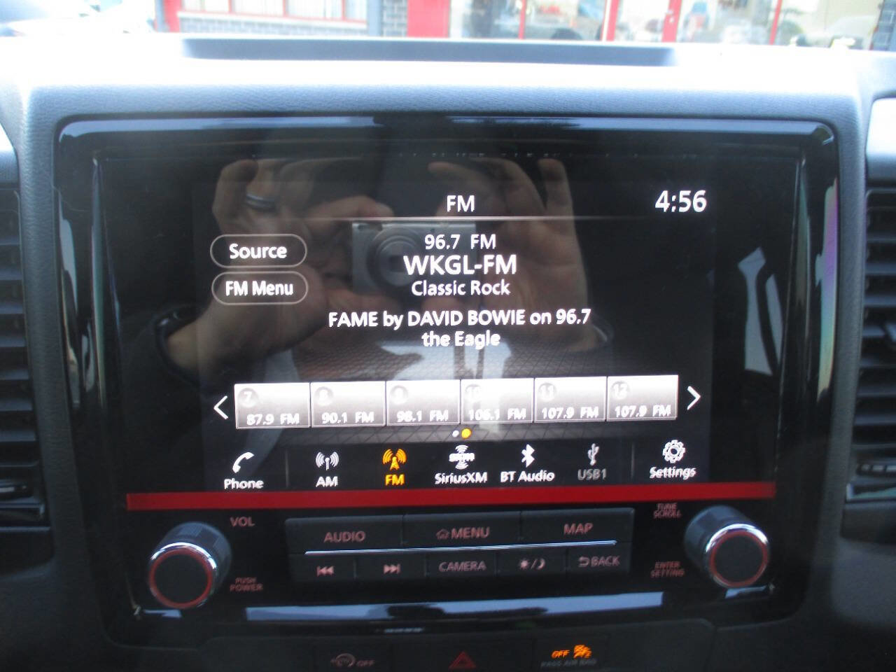 Used 2023 Nissan Frontier PRO-4X w/ Pro-4X Premium Package image 18