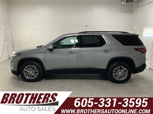 Used 2023 Chevrolet Traverse LT