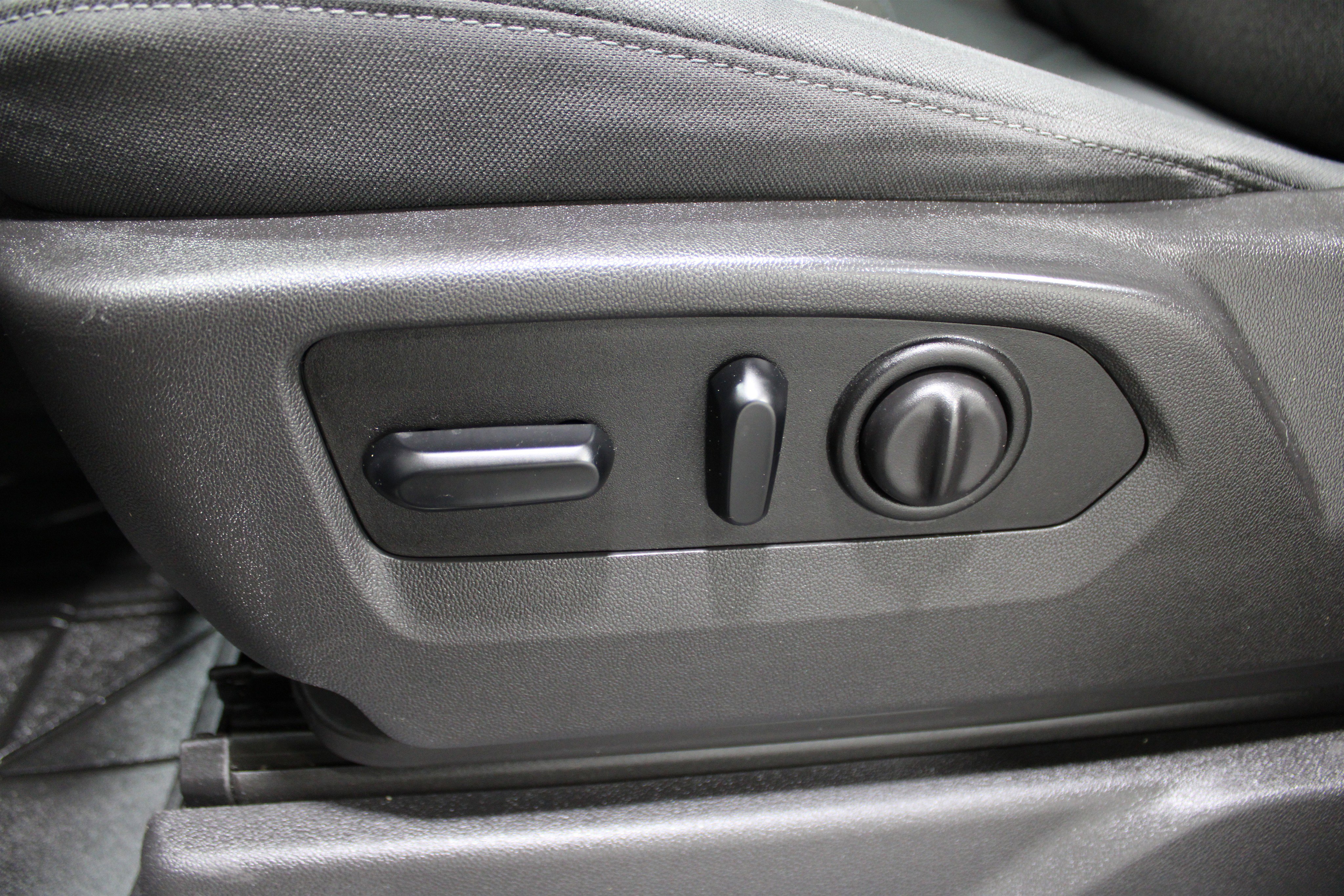 Used 2019 Chevrolet Silverado 1500 RST w/ All-Star Edition image 4