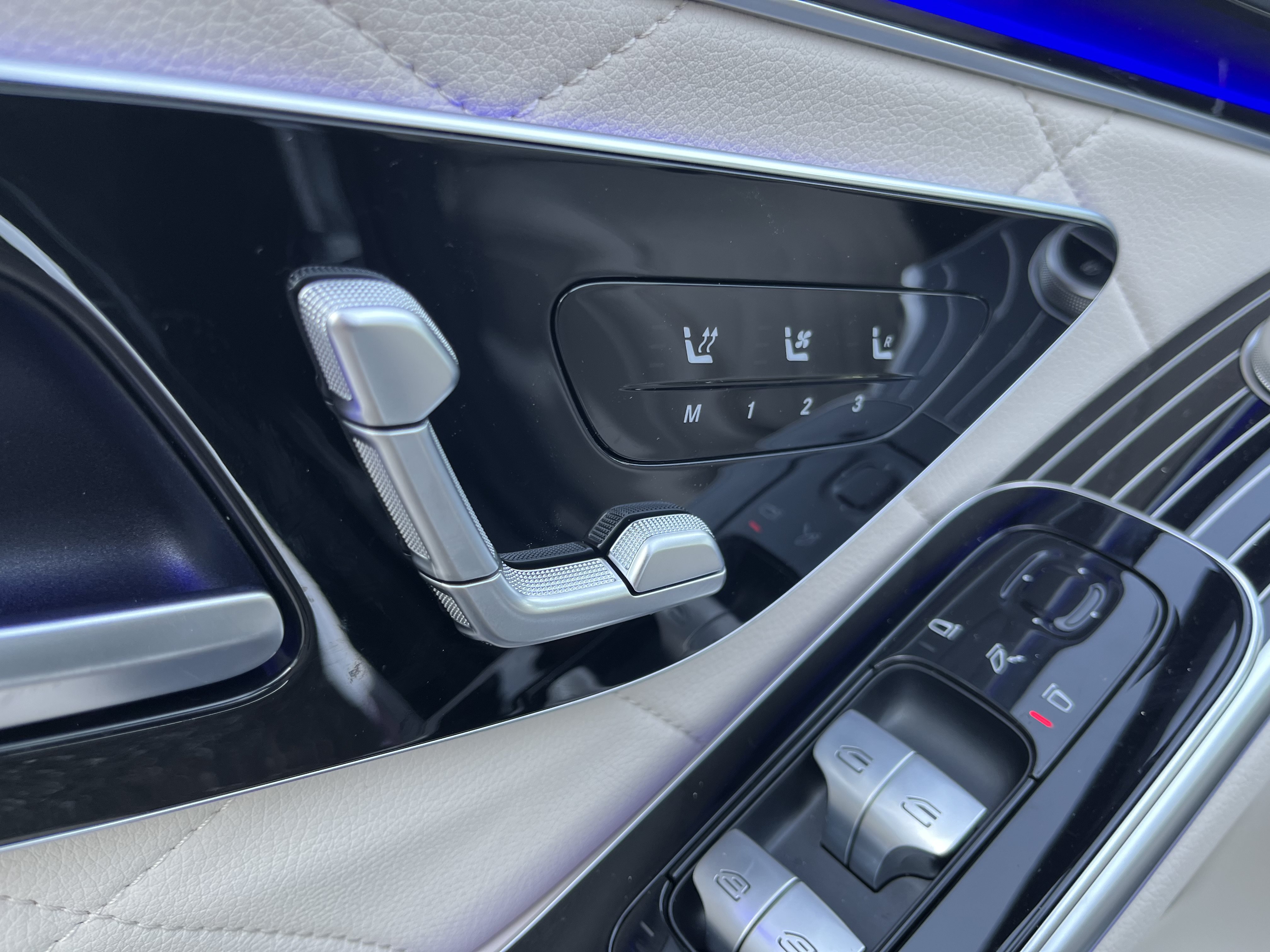 New 2026 Mercedes-Benz S 580e 4MATIC Sedan image 14