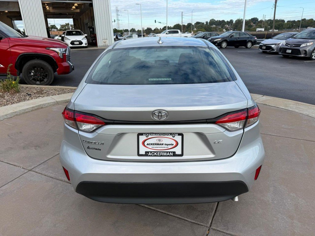 Used 2025 Toyota Corolla LE FWD image 8