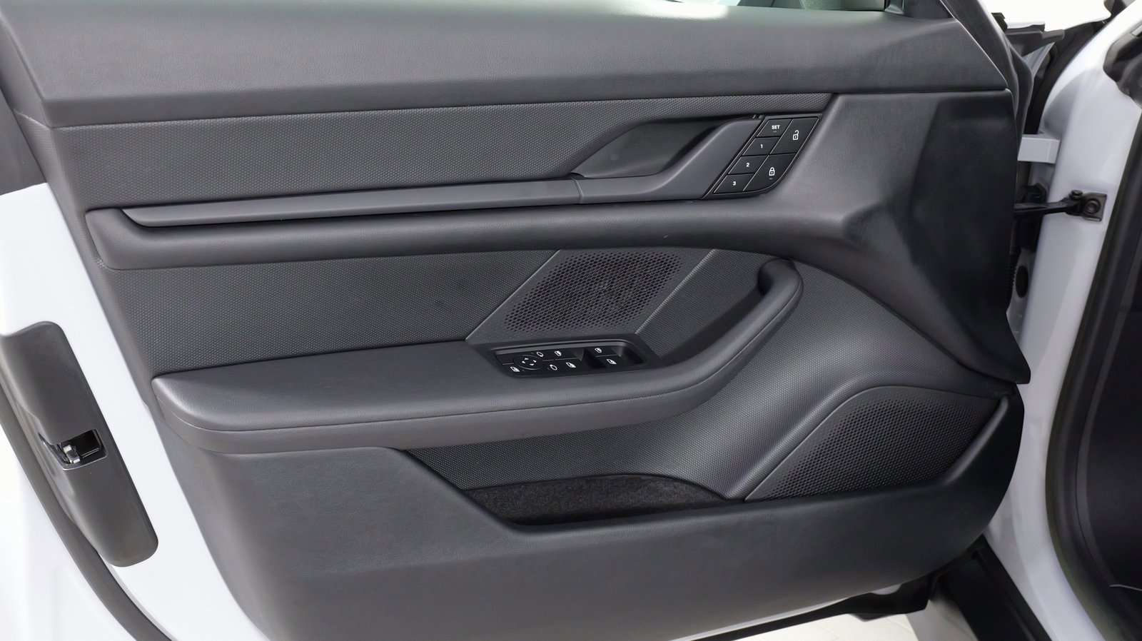 Used 2023 Porsche Taycan 4 Cross Turismo image 26