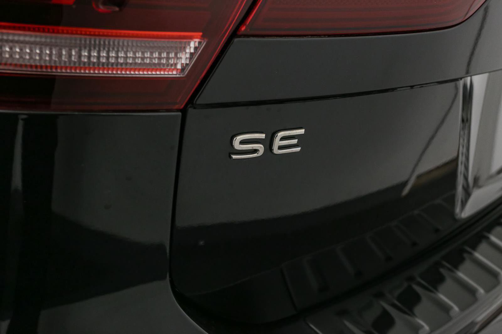Certified 2024 Volkswagen Tiguan SE R-Line AWD/4WD image 13