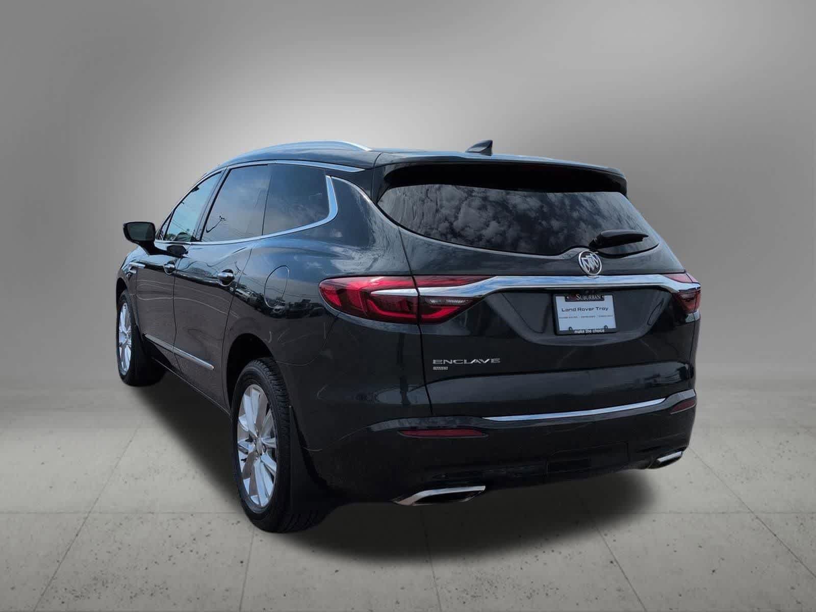 Used 2021 Buick Enclave Premium w/ Surround and Sites Package AWD/4WD image 4