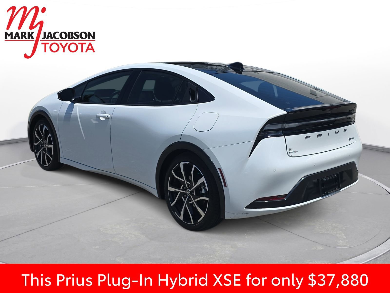 Used 2026 Toyota Prius Plug-In Hybrid FWD image 14