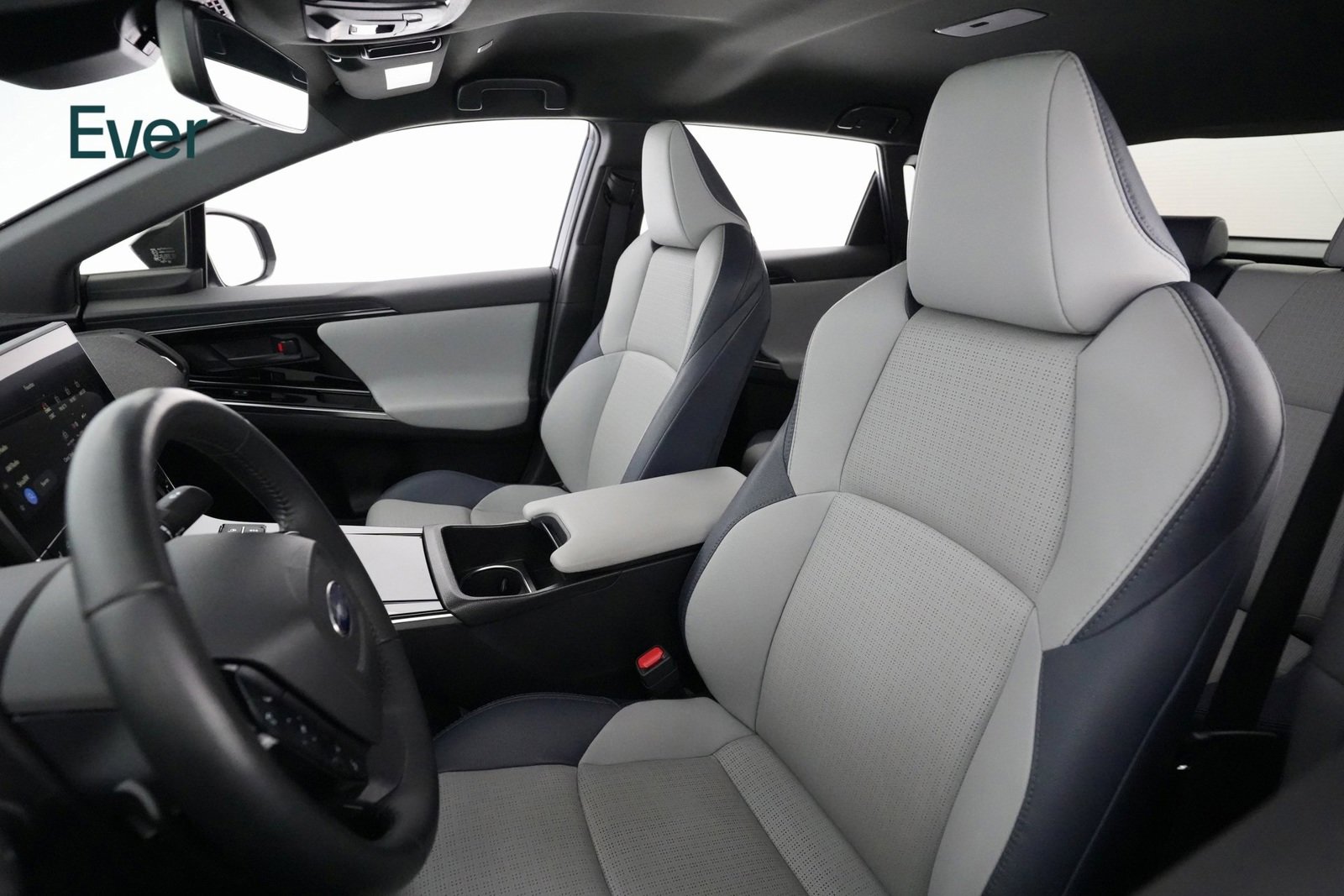 Used 2023 Subaru Solterra AWD image 7