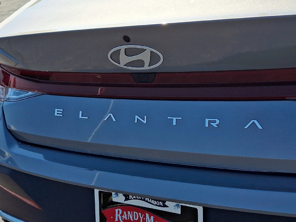 Used 2024 Hyundai Elantra SEL FWD image 31