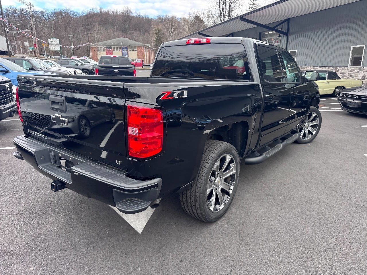 Used 2018 Chevrolet Silverado 1500 LT w/ All Star Edition image 5