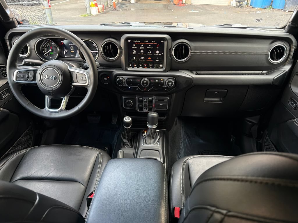 Used 2023 Jeep Wrangler Unlimited Sahara AWD/4WD image 30