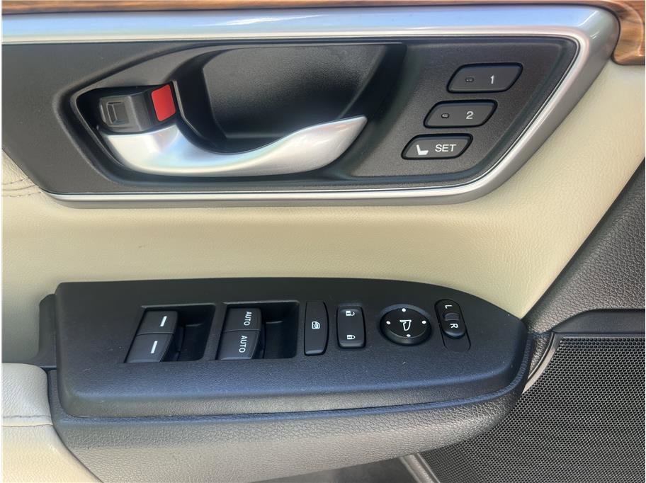 Used 2017 Honda CR-V Touring image 18