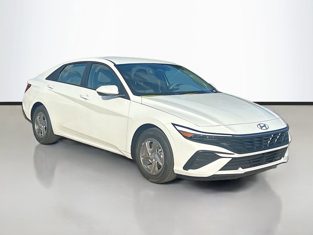 New 2026 Hyundai Elantra SE image 3