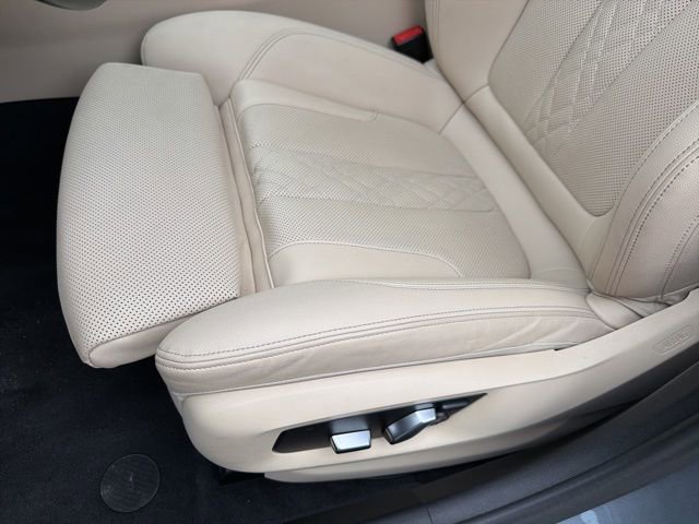 Used 2022 BMW 540i xDrive w/ Convenience Package image 23