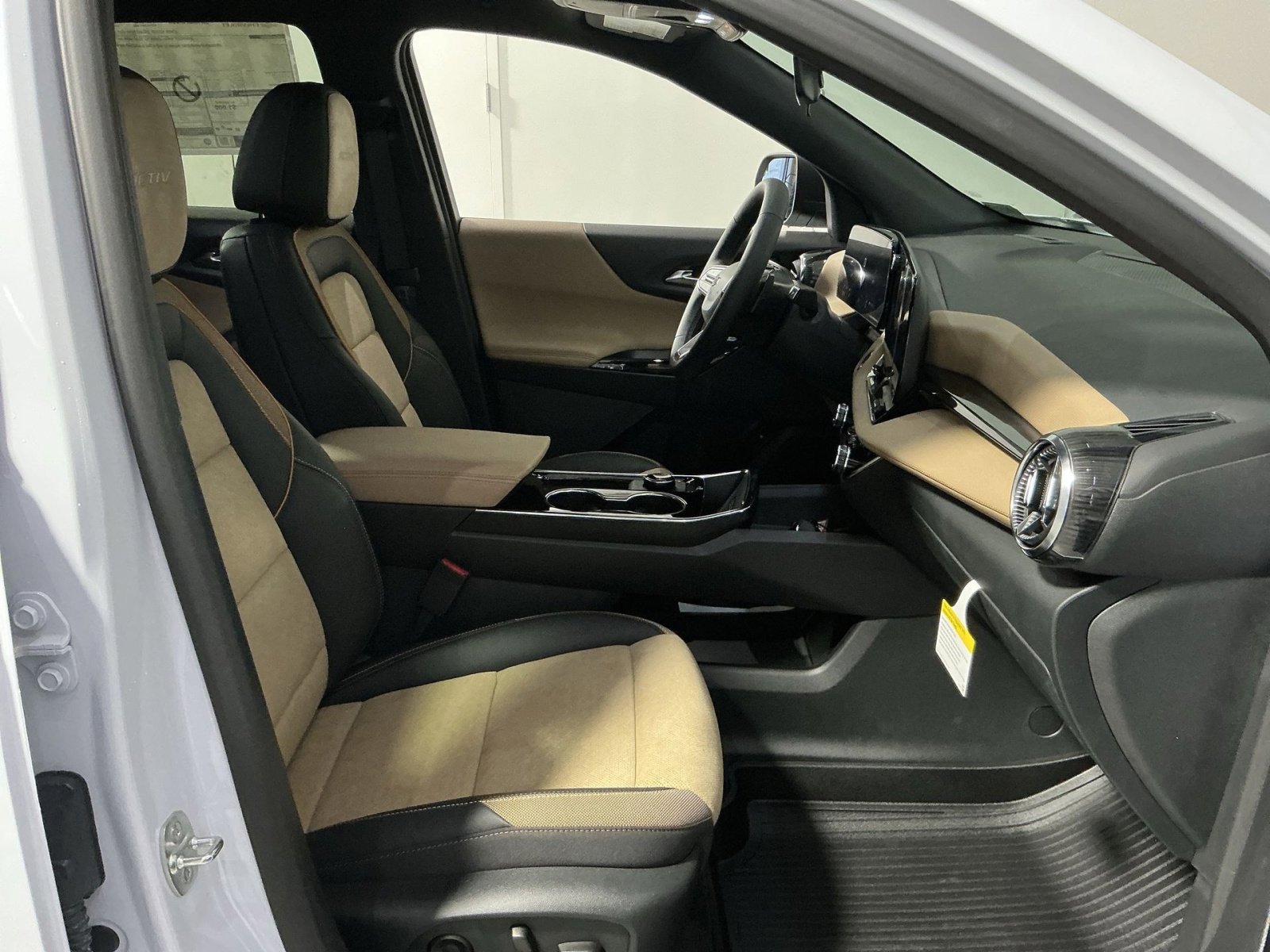 New 2026 Chevrolet Equinox ACTIV w/ Convenience Package III AWD/4WD image 26