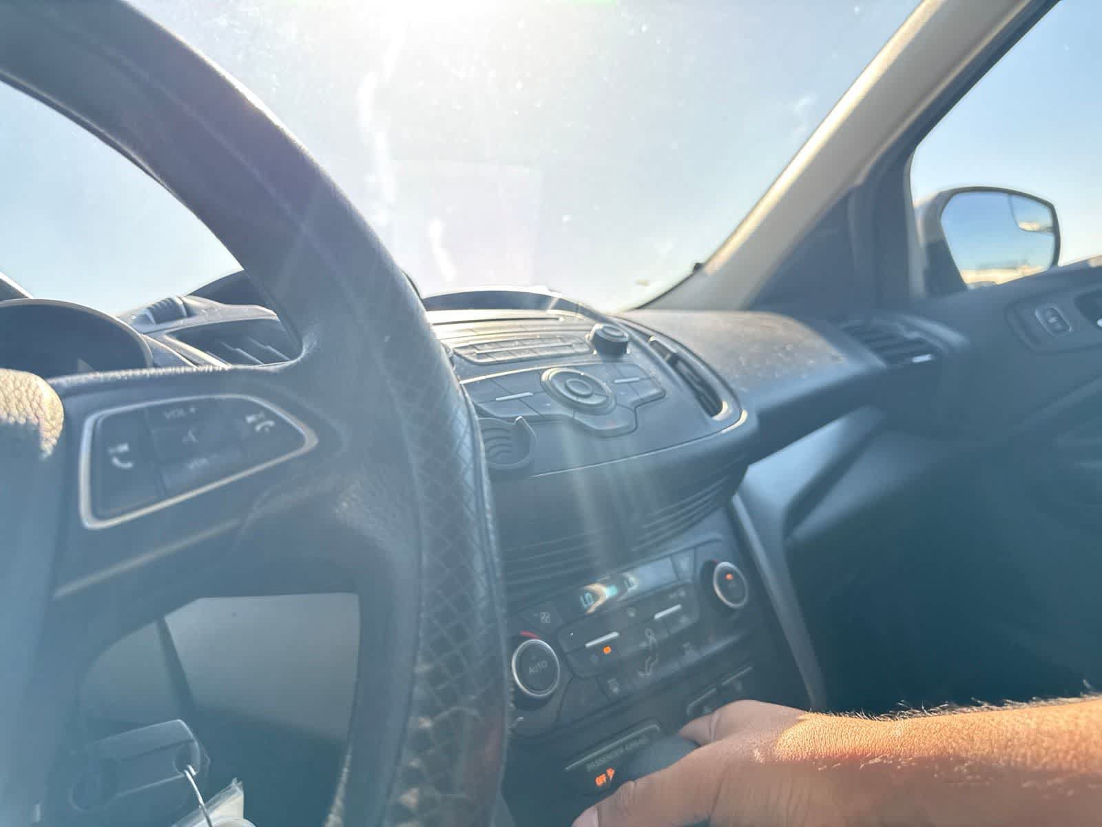 Used 2018 Ford Escape SE FWD image 31