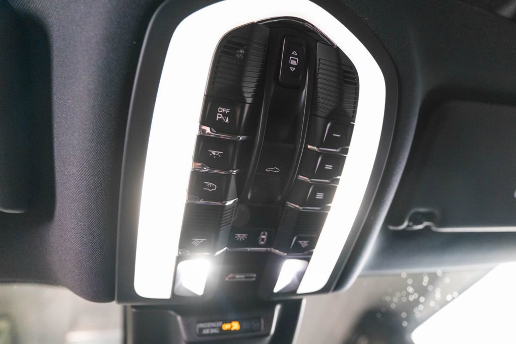 Certified 2026 Porsche Macan S AWD/4WD image 28