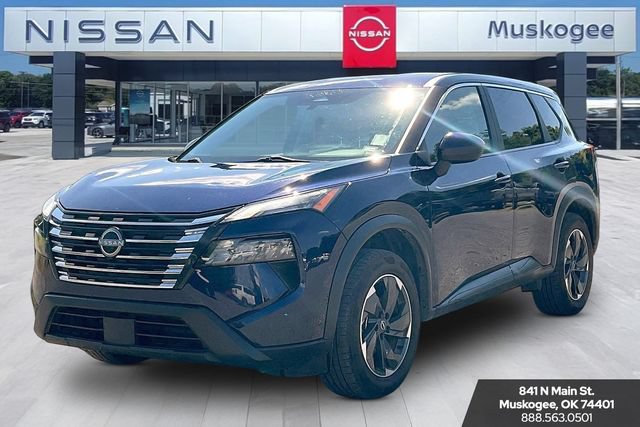 Used 2024 Nissan Rogue SV FWD image 3