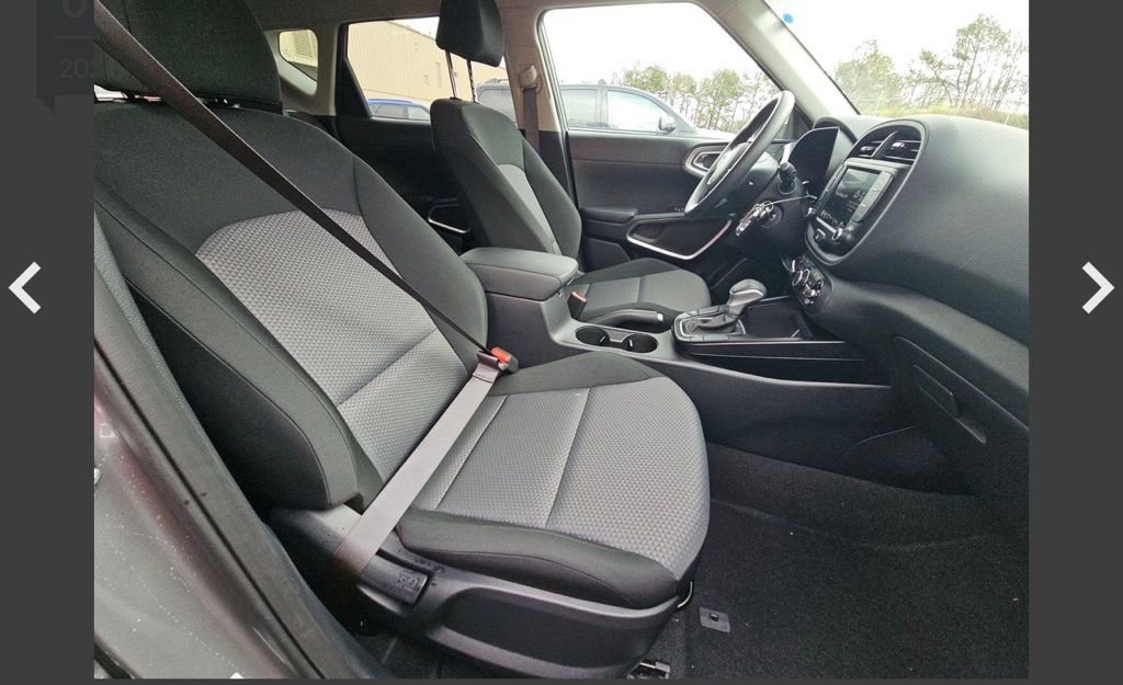 Used 2025 Kia Soul LX w/ LX Technology Package image 13