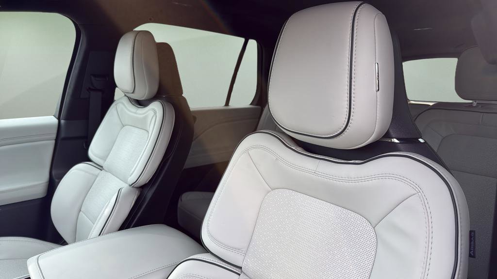 Used 2025 Lincoln Aviator Black Label image 10