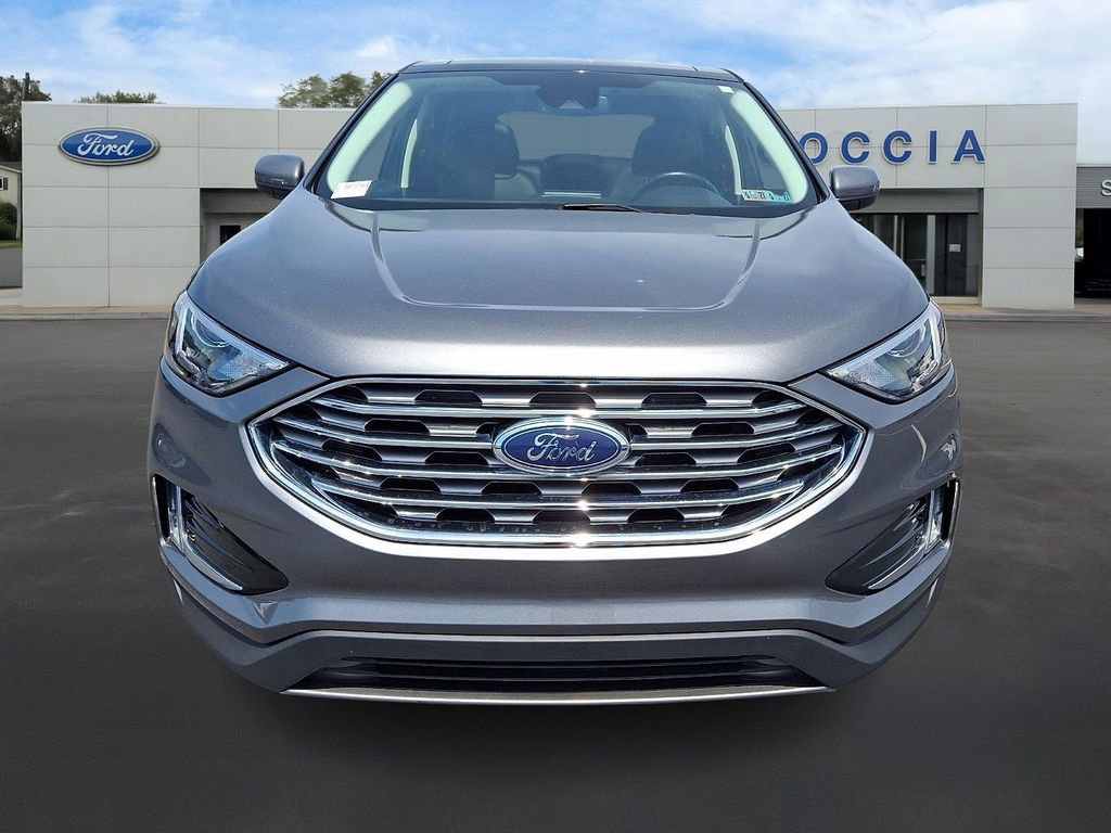 Certified 2022 Ford Edge SEL w/ Convenience Package AWD/4WD image 2