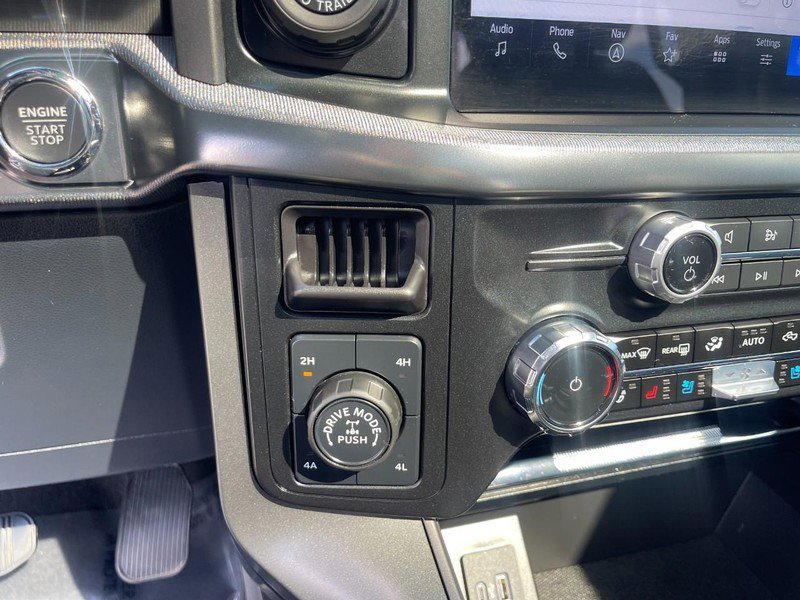 Used 2024 Ford F150 Lariat AWD/4WD image 33