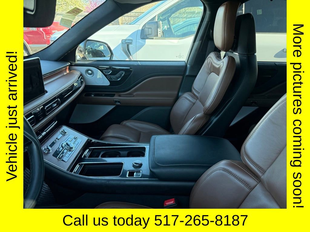 Used 2022 Lincoln Aviator Reserve w/ Equipment Group 201A image 4