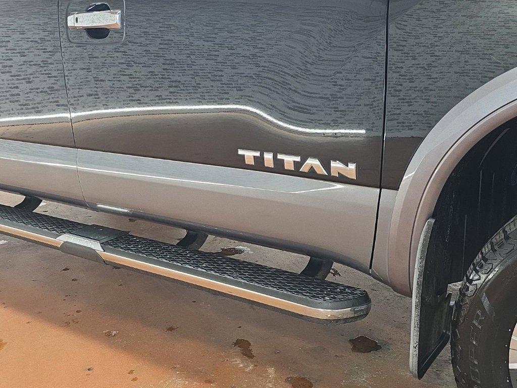 Used 2021 Nissan Titan Platinum Reserve w/ Moonroof Package image 12