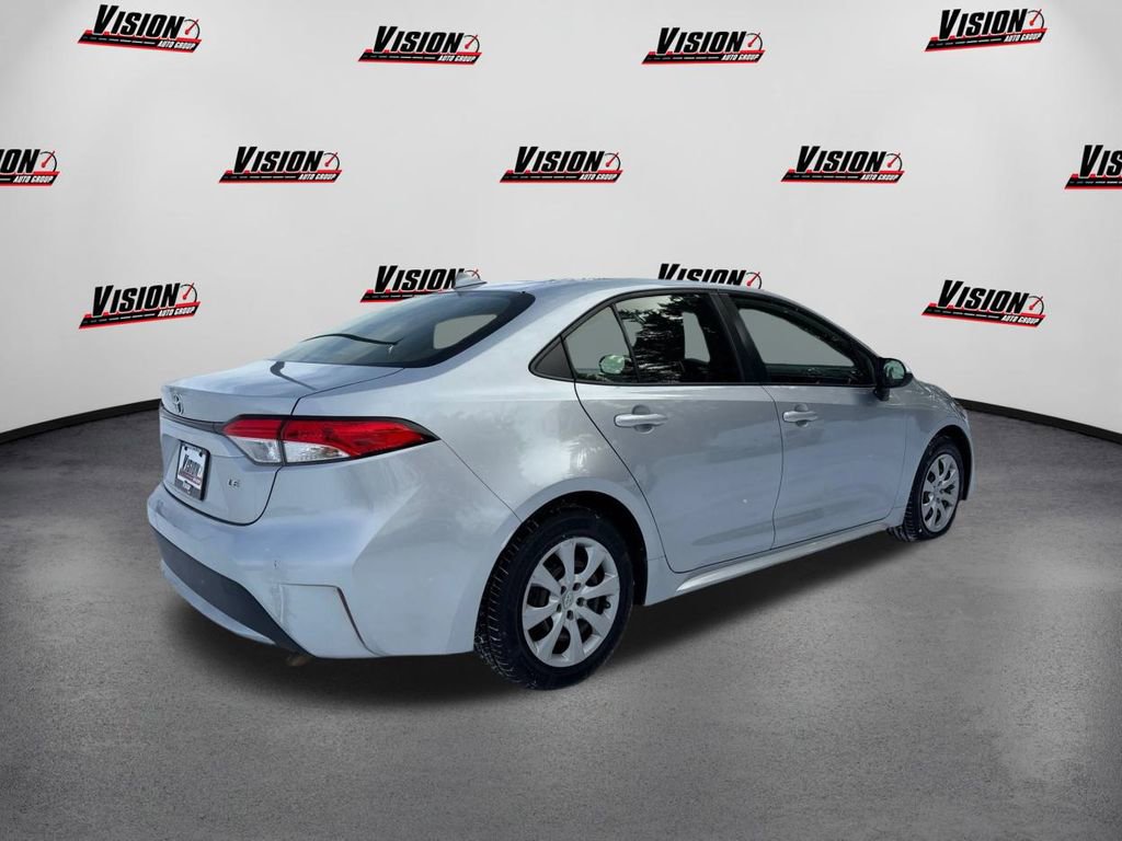 Used 2022 Toyota Corolla LE image 5