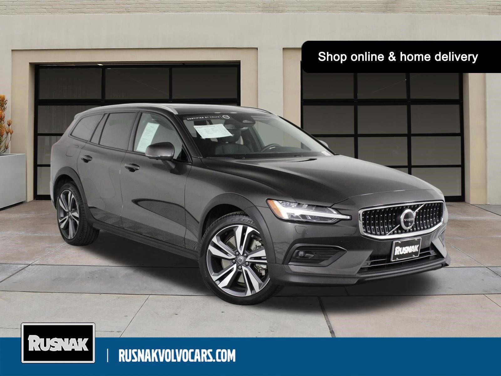 Certified 2025 Volvo V60 B5 Cross Country Plus image 1