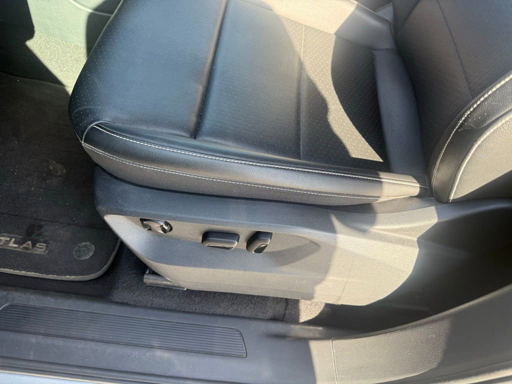 Used 2023 Volkswagen Atlas SE image 25