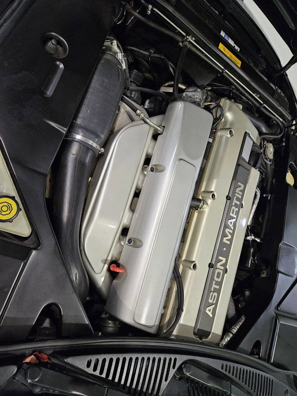 Used 1997 Aston Martin DB7 Volante image 40