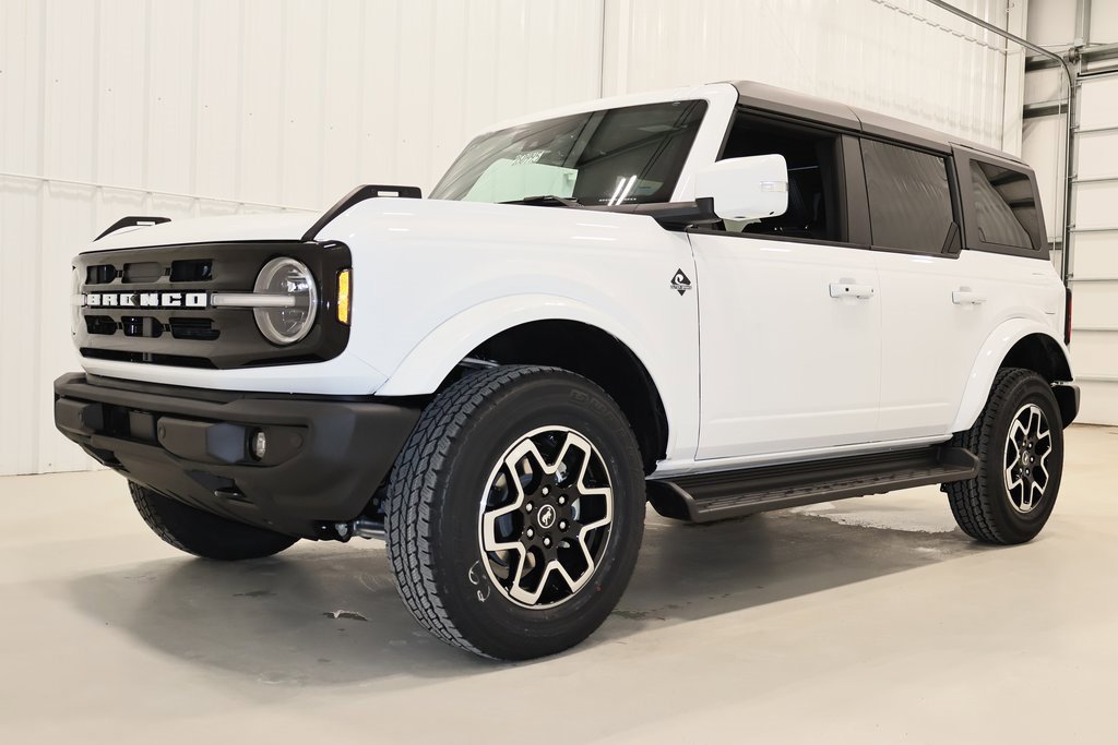 New 2025 Ford Bronco Outer Banks image 4