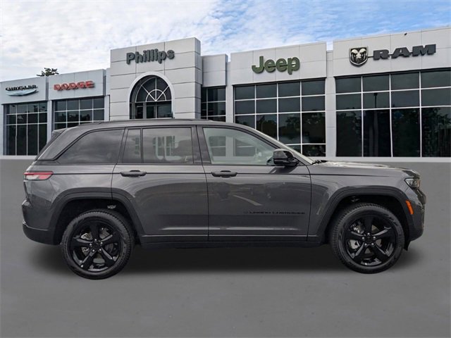 New 2025 Jeep Grand Cherokee Limited w/ Black Appearance Package image 2
