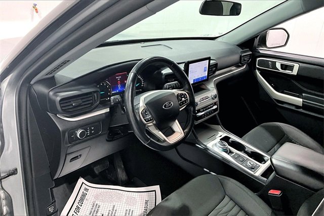 Used 2021 Ford Explorer XLT image 17