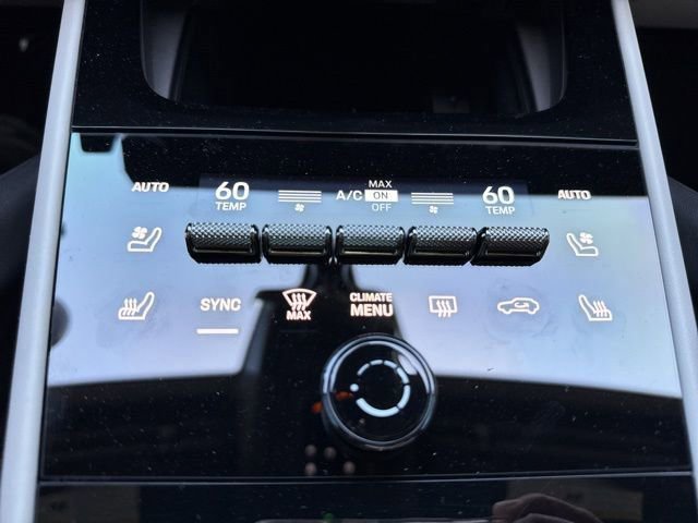 Used 2024 Porsche Cayenne Turbo image 13