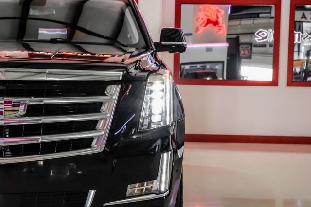 Used 2018 Cadillac Escalade ESV Premium Luxury AWD/4WD image 51